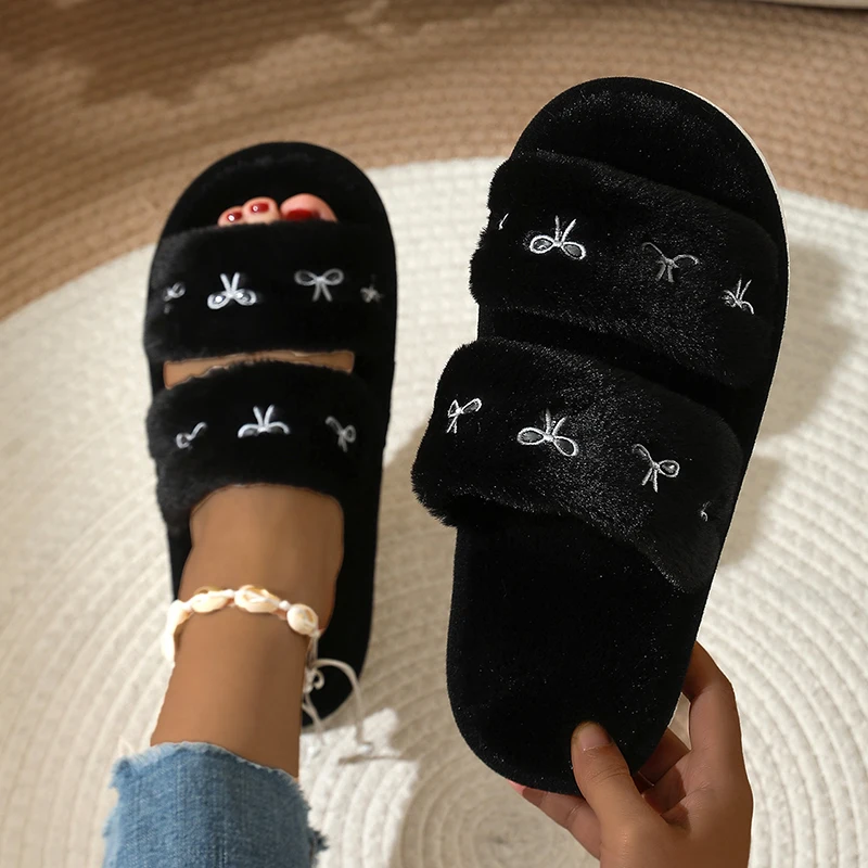 Embroidery Yes - Moda Fiyonk Nakışlı Tüylü Terlikler Kadın